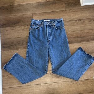 Medium wash ribcage straight Levi’s